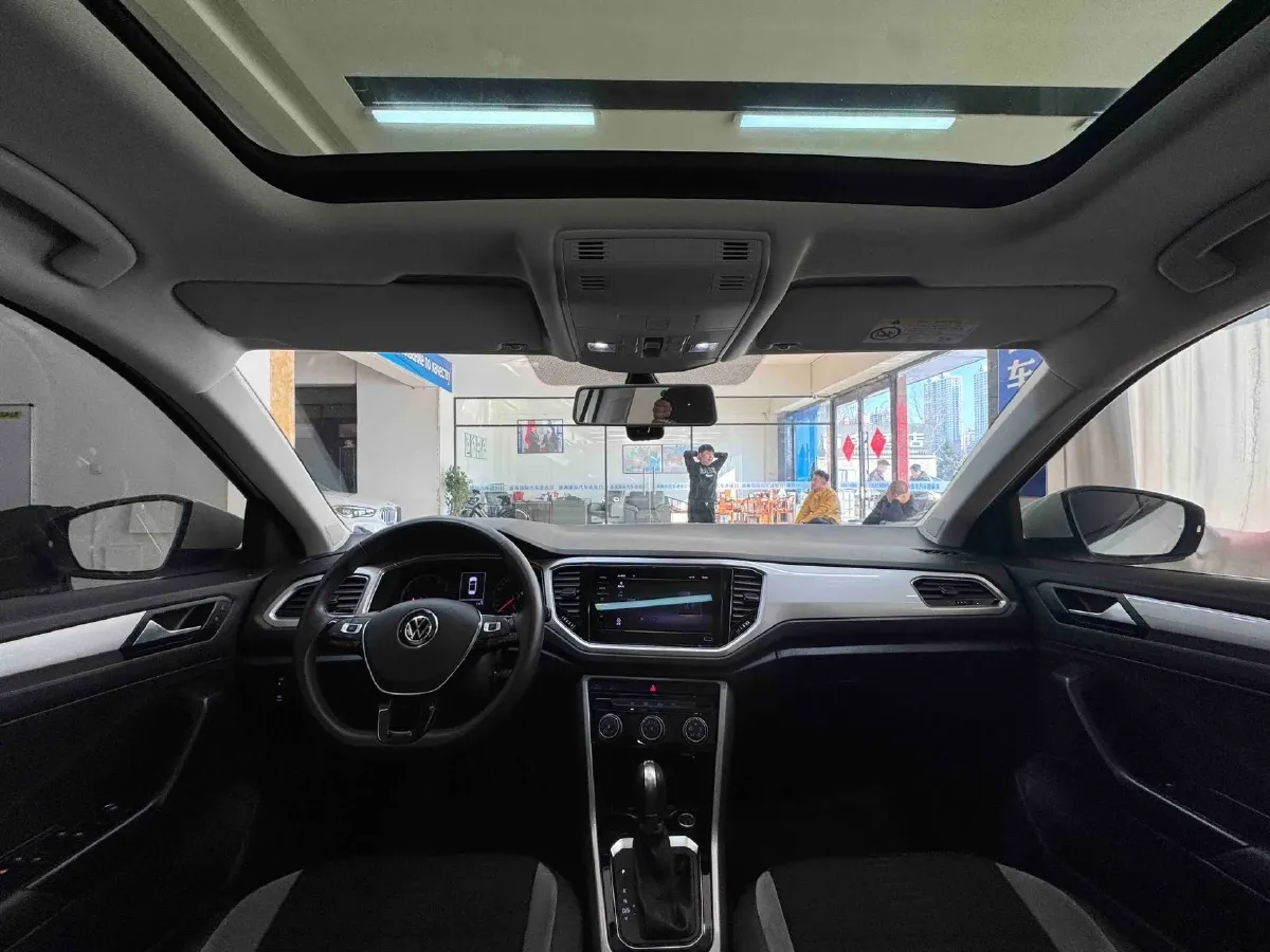 2021 Volkswagen T-Roc 1.4T 150HP L4 7DCT,autocango,china used car exporter,china ev exporter,chinese used car exporter,chinese used ev exporter