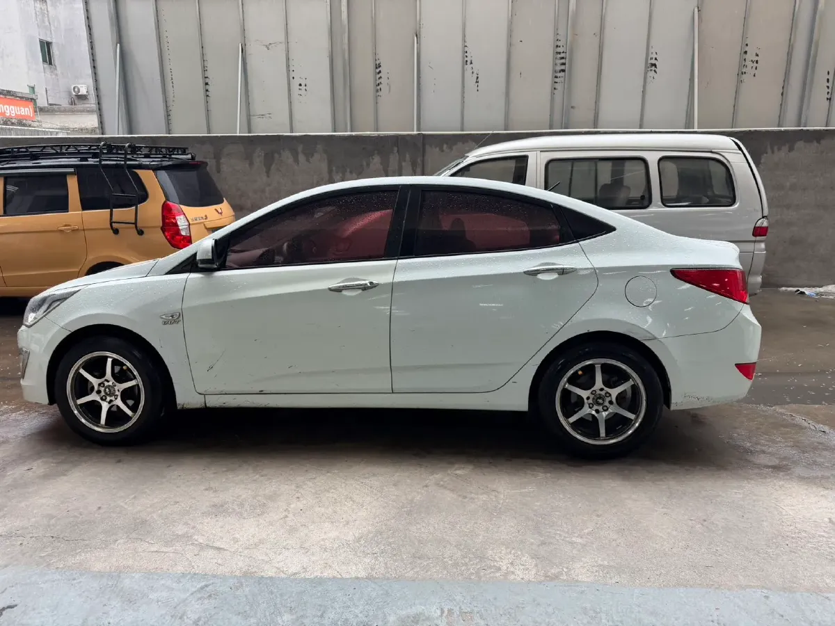 2016 Hyundai Reina 1.4L 107HP L4 4AT,autocango,china used car exporter,china ev exporter,chinese used car exporter,chinese used ev exporter