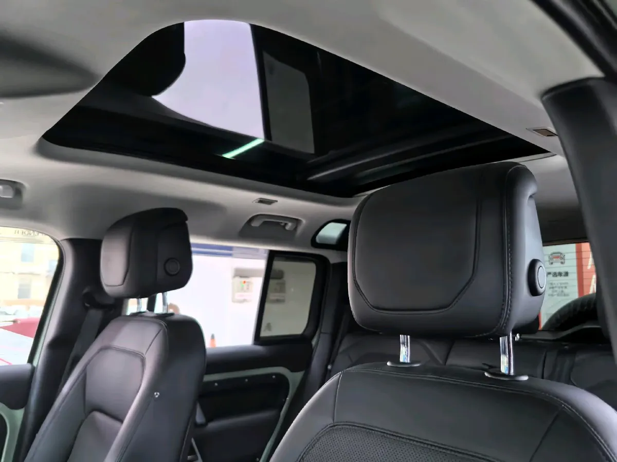 2023 Land Rover Defender 3.0T 400HP L6 8AT,autocango,china used car exporter,china ev exporter,chinese used car exporter,chinese used ev exporter