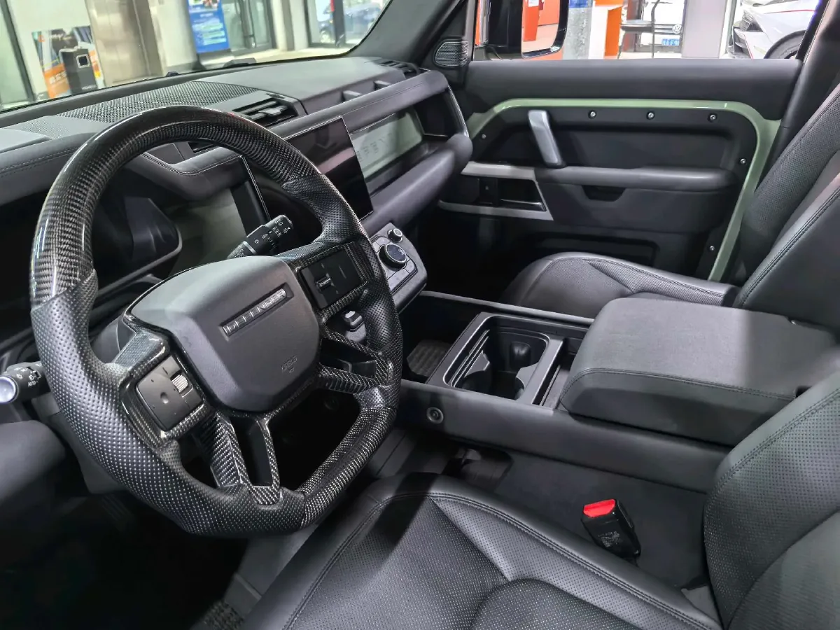 2023 Land Rover Defender 3.0T 400HP L6 8AT,autocango,china used car exporter,china ev exporter,chinese used car exporter,chinese used ev exporter