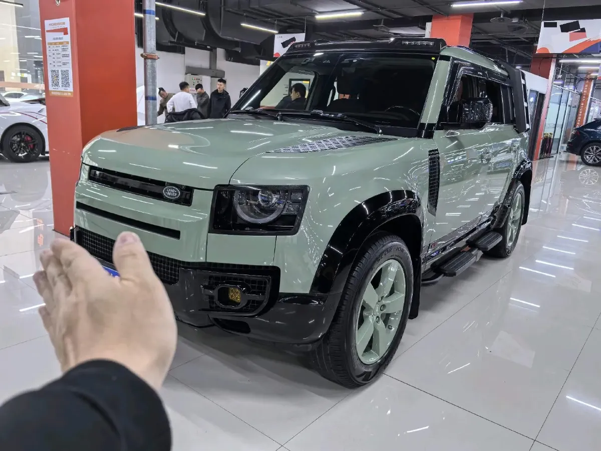 2023 Land Rover Defender 3.0T 400HP L6 8AT,autocango,china used car exporter,china ev exporter,chinese used car exporter,chinese used ev exporter