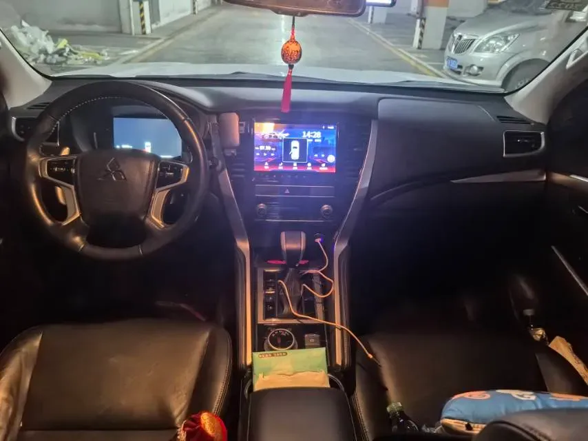 2020 Mitsubishi Pajero 3.0L 209HP V6 8AT,autocango,china used car exporter,china ev exporter,chinese used car exporter,chinese used ev exporter