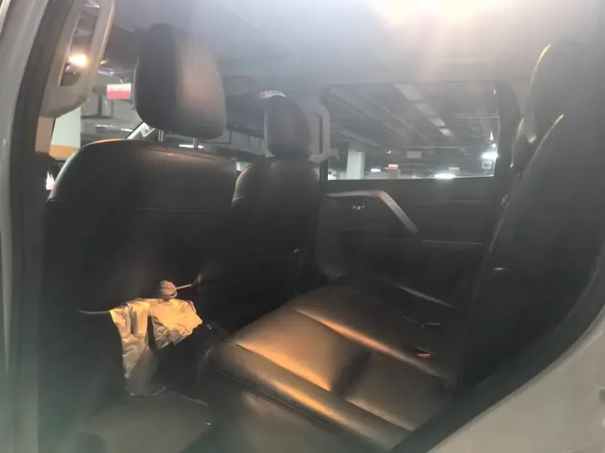 2020 Mitsubishi Pajero 3.0L 209HP V6 8AT,autocango,china used car exporter,china ev exporter,chinese used car exporter,chinese used ev exporter