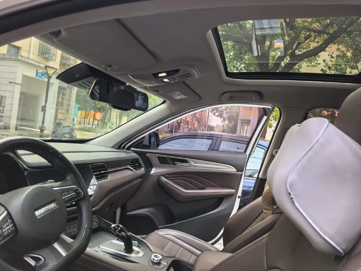 2019 Haval F7 2.0T 197HP L4 7DCT,autocango,china used car exporter,china ev exporter,chinese used car exporter,chinese used ev exporter