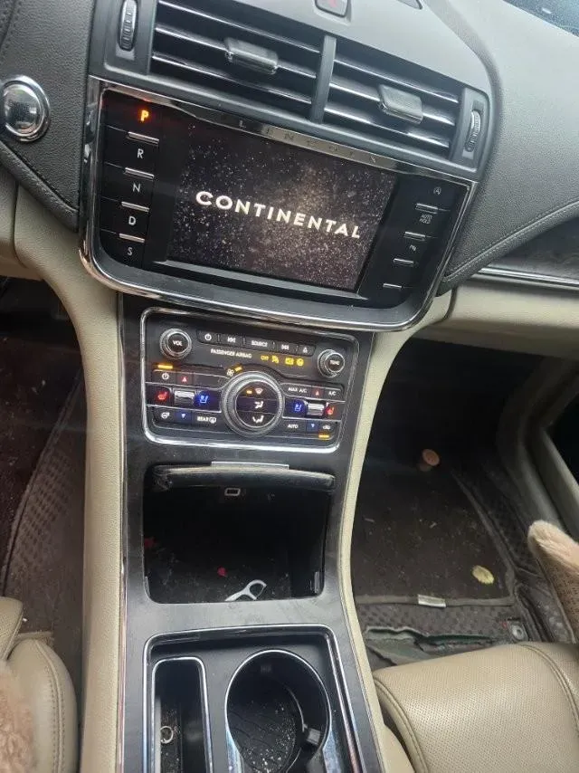 2017 Lincoln Continental 2.0T 261HP L4 6AT,autocango,china used car exporter,china ev exporter,chinese used car exporter,chinese used ev exporter