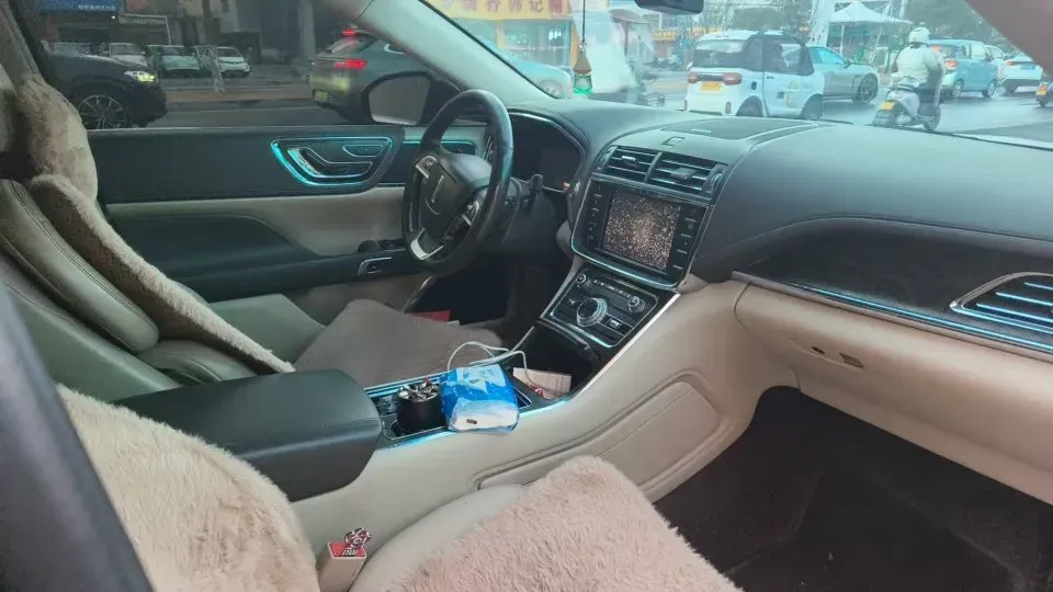 2017 Lincoln Continental 2.0T 261HP L4 6AT,autocango,china used car exporter,china ev exporter,chinese used car exporter,chinese used ev exporter