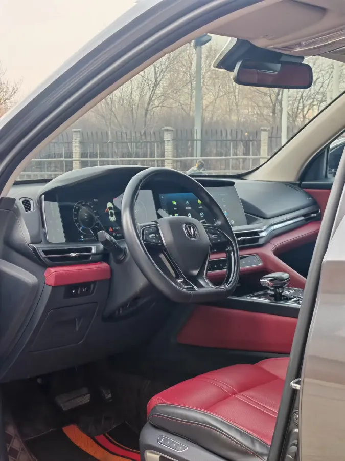 2021 ChangAn CS75 Plus 2.0T 233HP L4 8AT,autocango,china used car exporter,china ev exporter,chinese used car exporter,chinese used ev exporter