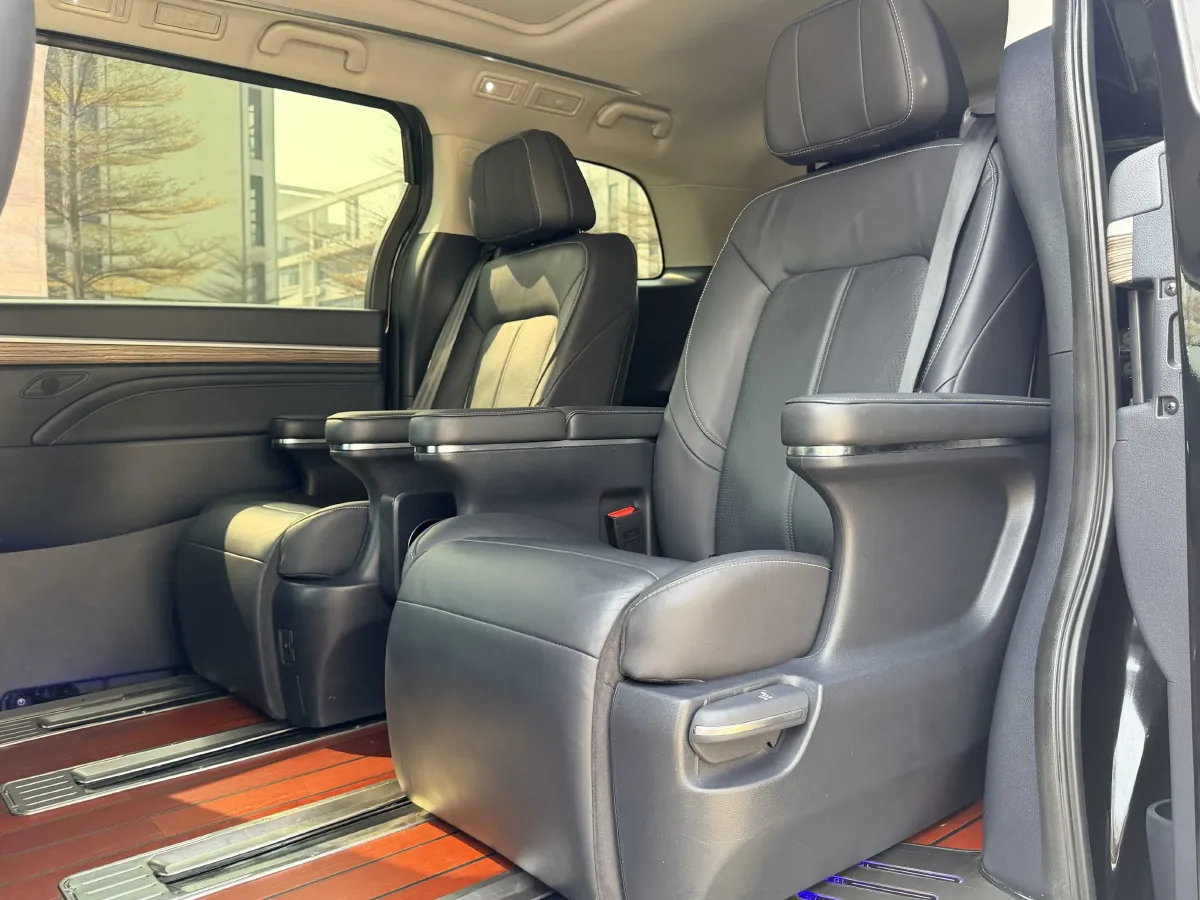 2021 GAC Trumpchi M8 2.0T 252HP L4 8AT,autocango,china used car exporter,china ev exporter,chinese used car exporter,chinese used ev exporter