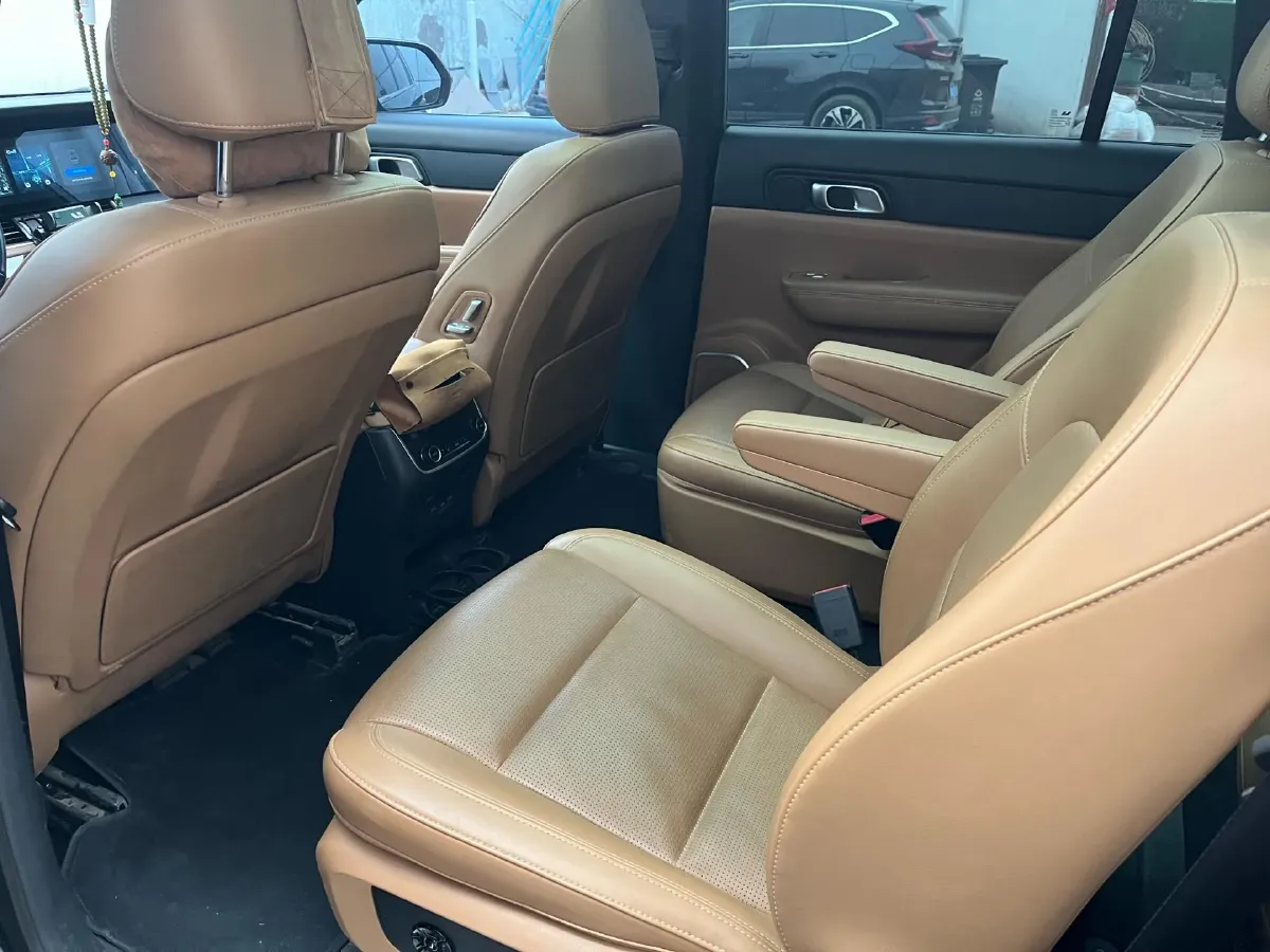 2021 Li ONE Range Extended 131HP REEV 40.5KWH,autocango,china used car exporter,china ev exporter,chinese used car exporter,chinese used ev exporter