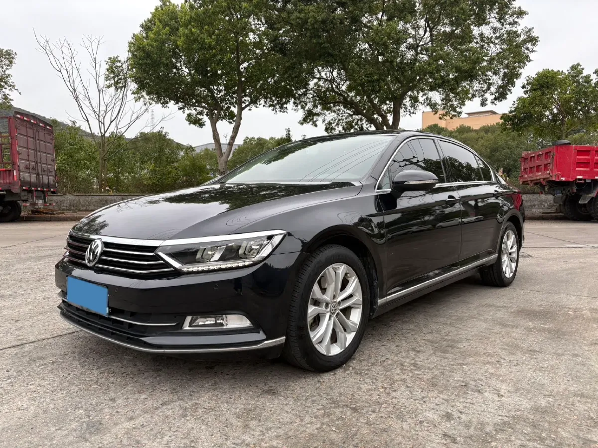 2018 Volkswagen Magotan 1.8T 180HP L4 7DCT,autocango,china used car exporter,china ev exporter,chinese used car exporter,chinese used ev exporter