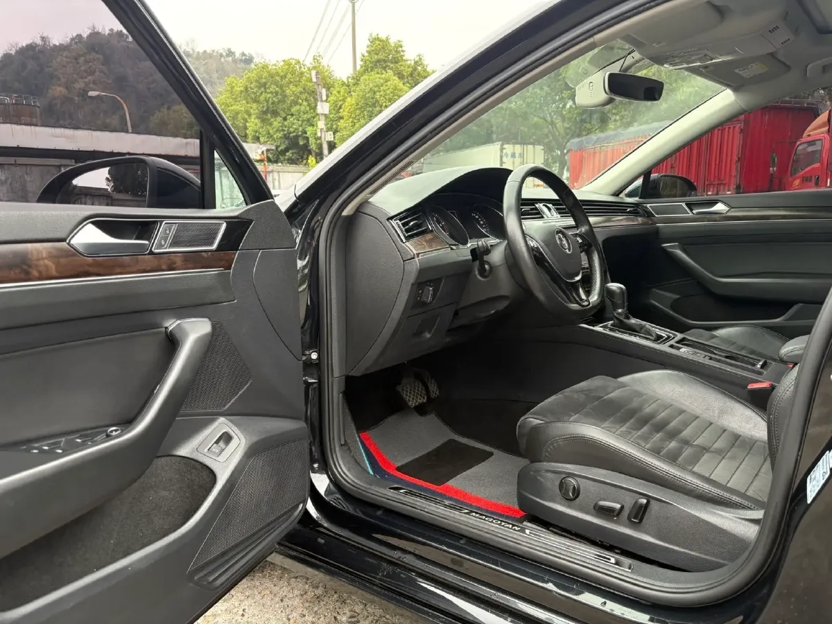 2018 Volkswagen Magotan 1.8T 180HP L4 7DCT,autocango,china used car exporter,china ev exporter,chinese used car exporter,chinese used ev exporter