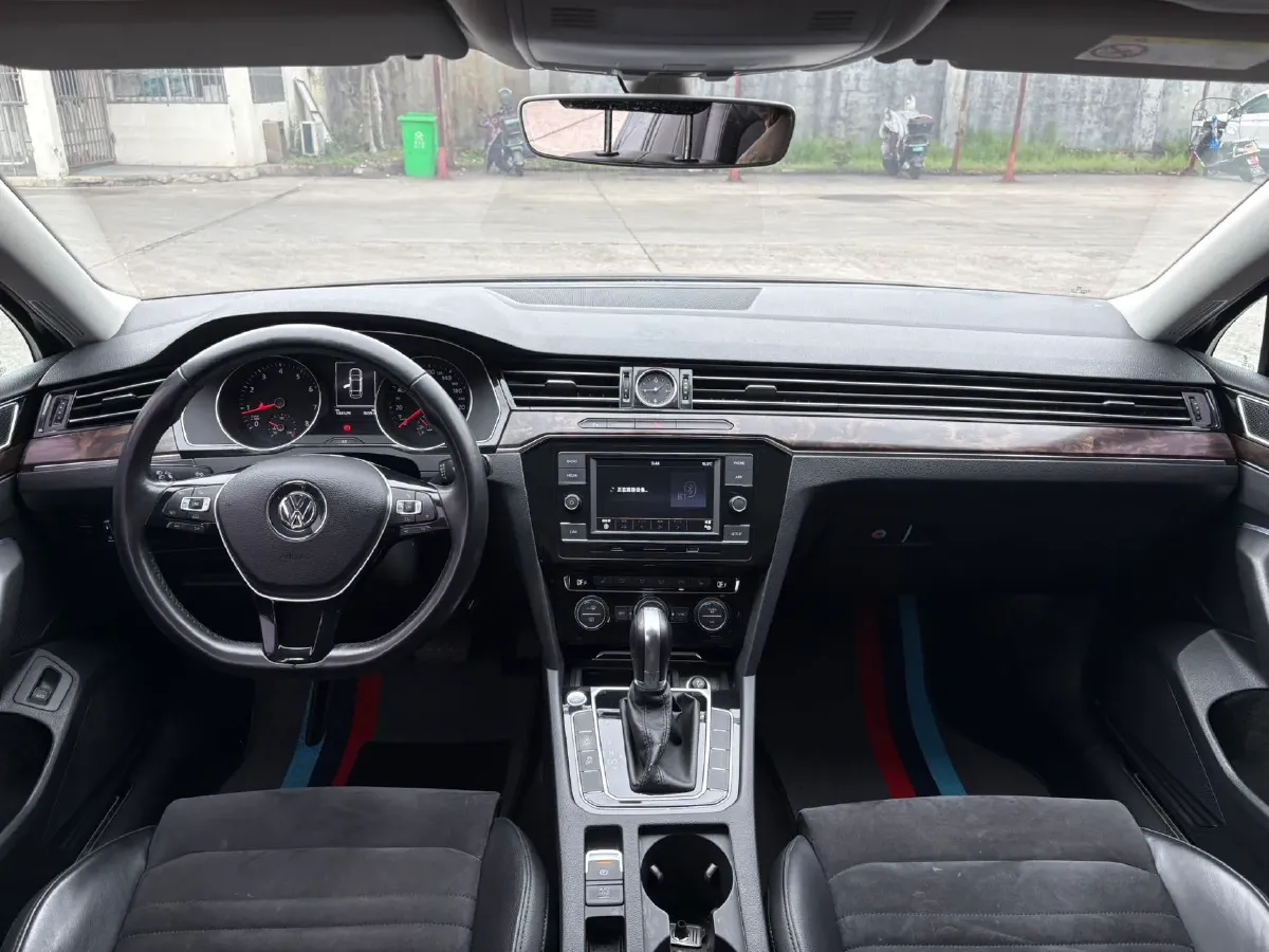 2018 Volkswagen Magotan 1.8T 180HP L4 7DCT,autocango,china used car exporter,china ev exporter,chinese used car exporter,chinese used ev exporter