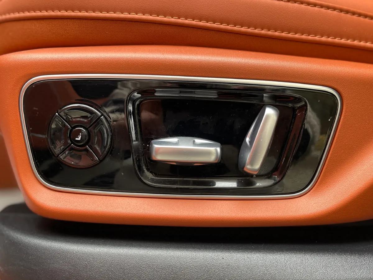 2024 Li L8 Range Extended 154HP REEV 42.8KWH,autocango,china used car exporter,china ev exporter,chinese used car exporter,chinese used ev exporter