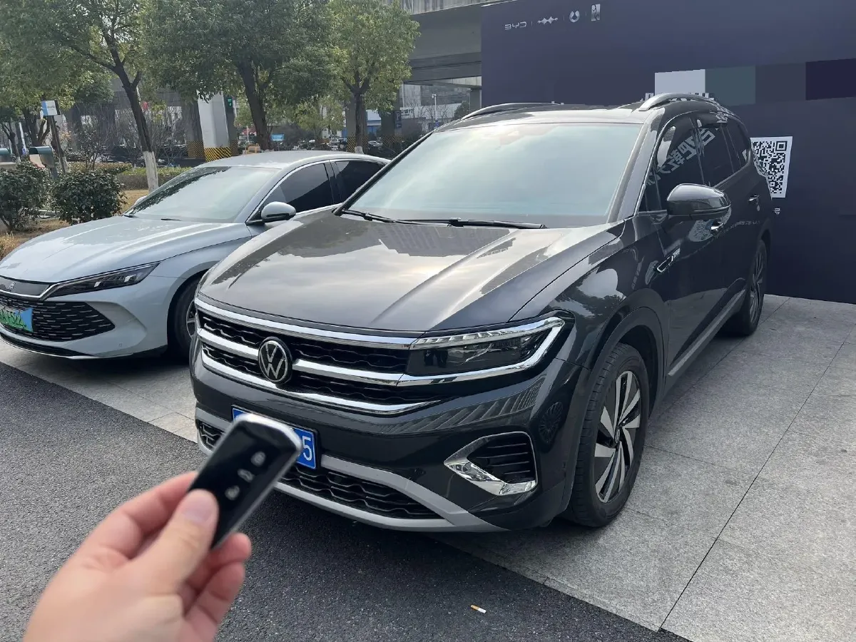 2022 Volkswagen Talagon 2.0T 220HP L4 7DCT,autocango,china used car exporter,china ev exporter,chinese used car exporter,chinese used ev exporter