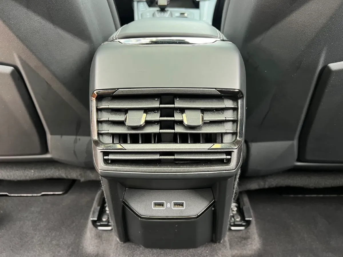 2021 LYNK&CO 01 2.0T 254HP L4 8AT,autocango,china used car exporter,china ev exporter,chinese used car exporter,chinese used ev exporter