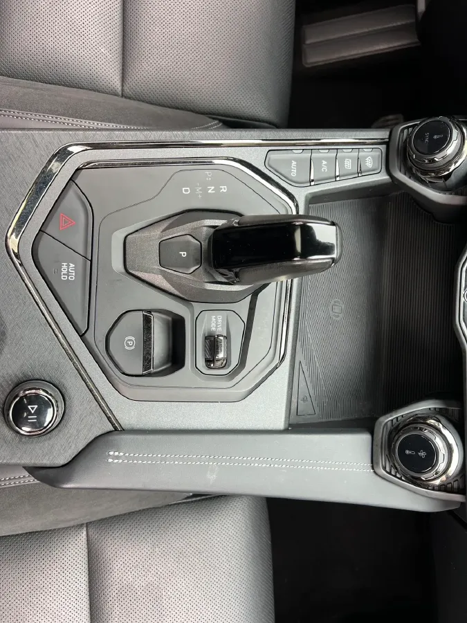 2021 LYNK&CO 01 2.0T 254HP L4 8AT,autocango,china used car exporter,china ev exporter,chinese used car exporter,chinese used ev exporter