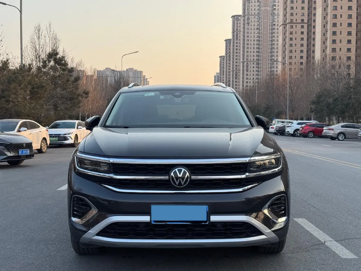 2022 Volkswagen Talagon 2.0T 220HP L4 7DCT,autocango,china used car exporter,china ev exporter,chinese used car exporter,chinese used ev exporter