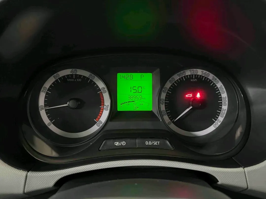 2017 Skoda Fabia 1.4L 90HP L4 6AT,autocango,china used car exporter,china ev exporter,chinese used car exporter,chinese used ev exporter