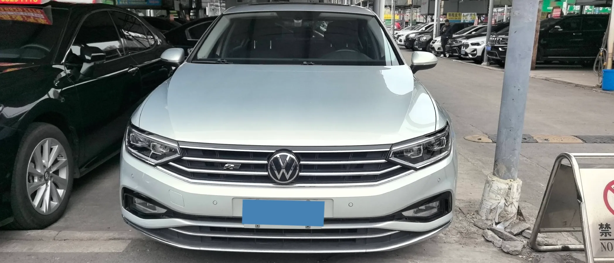 2019 Volkswagen Magotan 2.0T 186HP L4 7DCT,autocango,china used car exporter,china ev exporter,chinese used car exporter,chinese used ev exporter