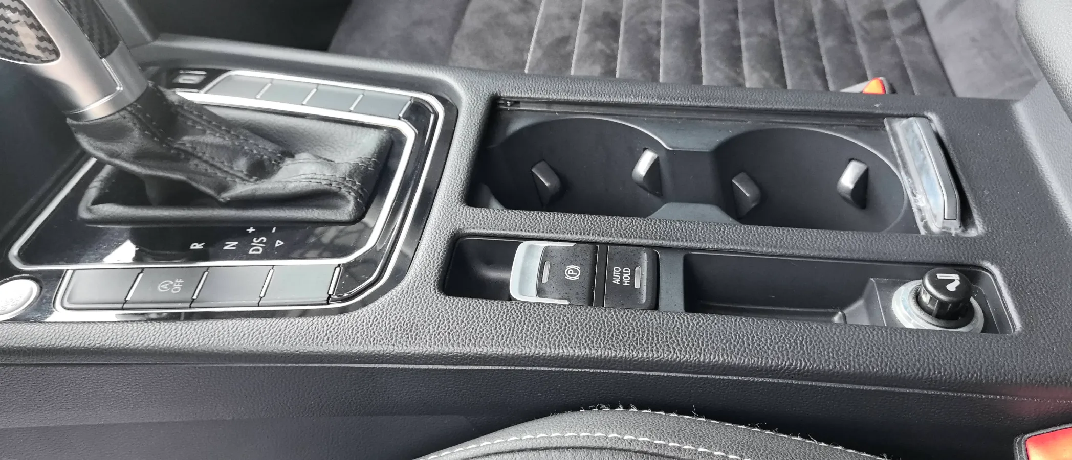 2019 Volkswagen Magotan 2.0T 186HP L4 7DCT,autocango,china used car exporter,china ev exporter,chinese used car exporter,chinese used ev exporter