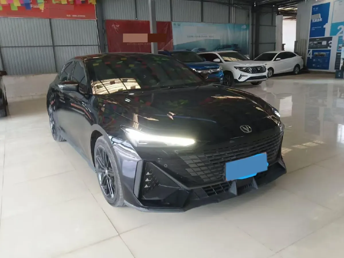 2023 ChangAn UNI-V 1.5T 188HP L4 7DCT,autocango,china used car exporter,china ev exporter,chinese used car exporter,chinese used ev exporter