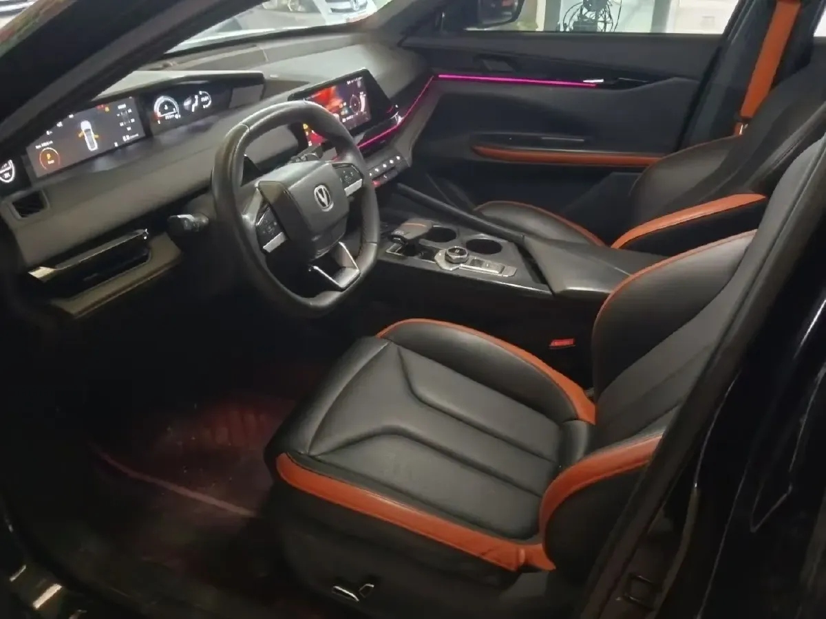 2023 ChangAn UNI-V 1.5T 188HP L4 7DCT,autocango,china used car exporter,china ev exporter,chinese used car exporter,chinese used ev exporter