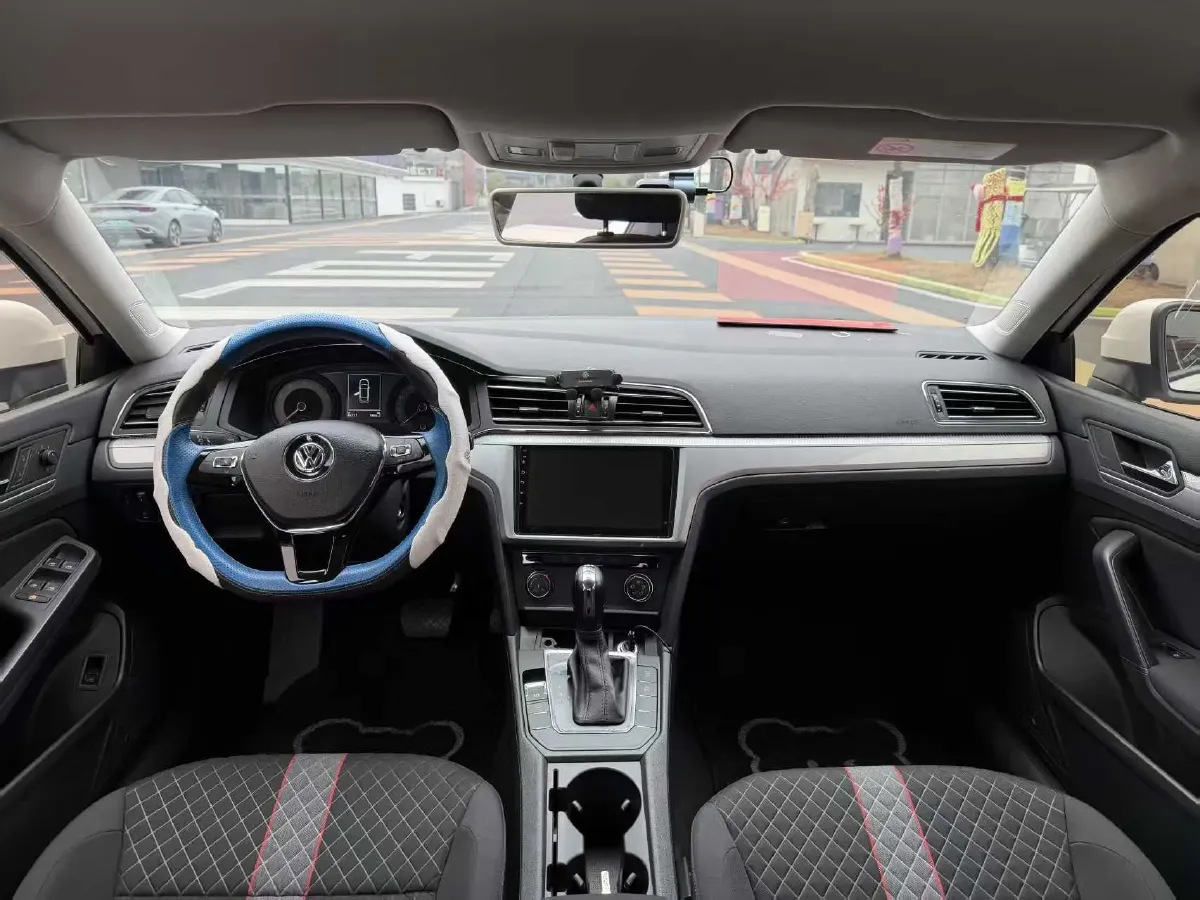 2019 Volkswagen T-Cross 1.4T 150HP L4 7DCT,autocango,china used car exporter,china ev exporter,chinese used car exporter,chinese used ev exporter