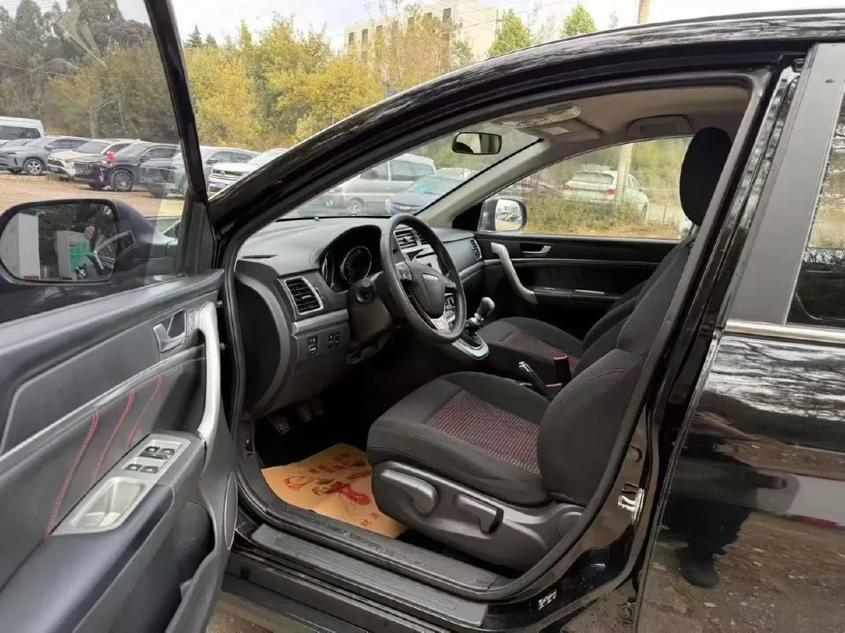 2019 Haval M6 1.5T 150HP L4 6MT,autocango,china used car exporter,china ev exporter,chinese used car exporter,chinese used ev exporter