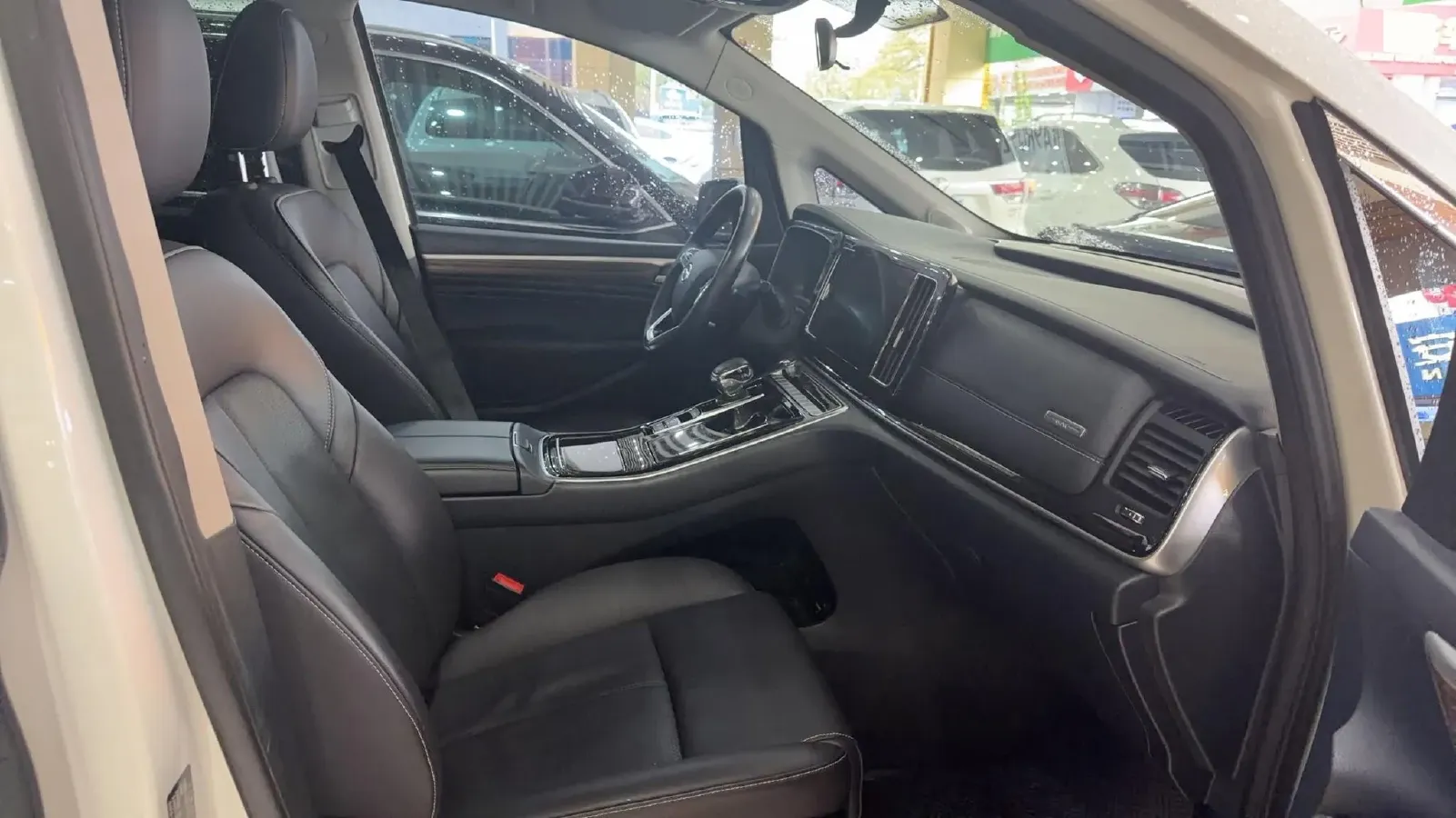 2021 GAC Trumpchi M8 2.0T 252HP L4 8AT,autocango,china used car exporter,china ev exporter,chinese used car exporter,chinese used ev exporter