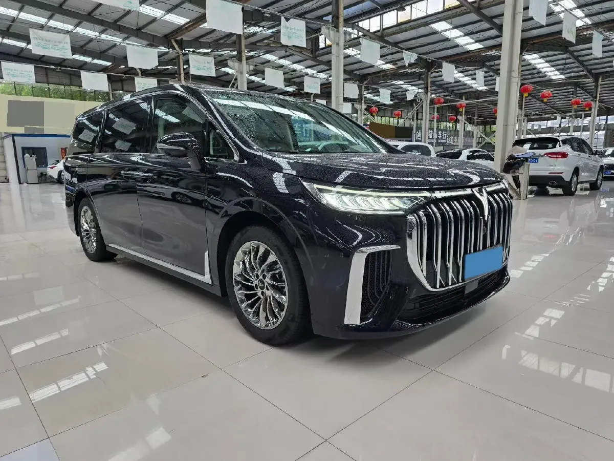 2024 Voyah Dream 1.5T 150HP L4 PHEV 43KWH,autocango,china used car exporter,china ev exporter,chinese used car exporter,chinese used ev exporter