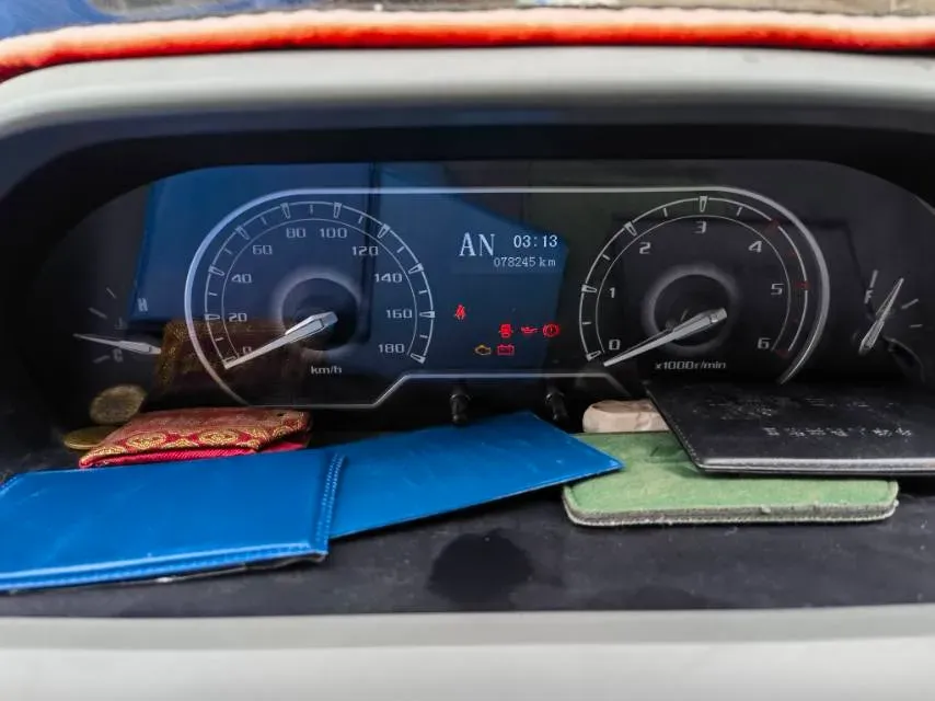 2020 MAXUS XinTu V80 2.5T 136HP L4 6MT,autocango,china used car exporter,china ev exporter,chinese used car exporter,chinese used ev exporter