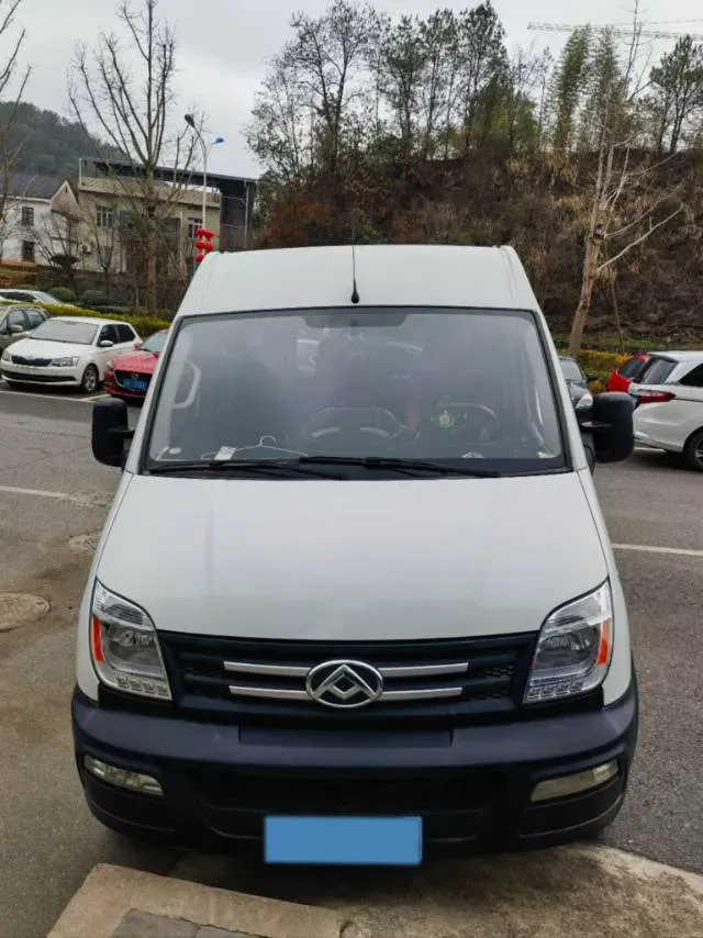 2020 MAXUS XinTu V80 2.5T 136HP L4 6MT,autocango,china used car exporter,china ev exporter,chinese used car exporter,chinese used ev exporter