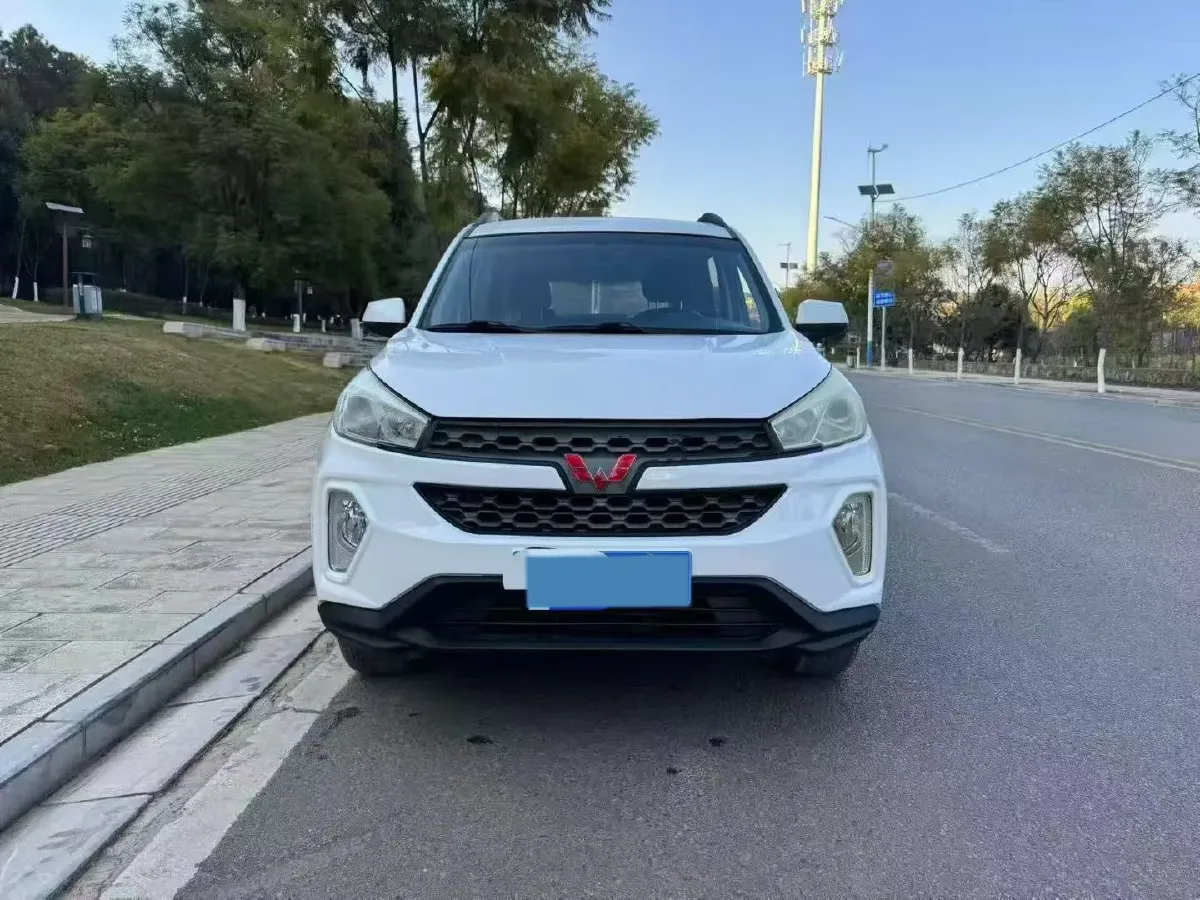 2018 WuLing HongGuang S3 1.5L 112HP L4 6MT,autocango,china used car exporter,china ev exporter,chinese used car exporter,chinese used ev exporter