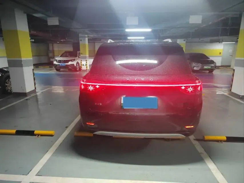 2024 AITO AITO M9 1.5T 152HP L4 REEV 42KWH,autocango,china used car exporter,china ev exporter,chinese used car exporter,chinese used ev exporter