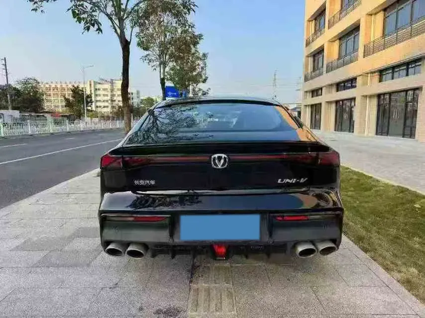 2024 ChangAn UNI-V 1.5T 188HP L4 7DCT,autocango,china used car exporter,china ev exporter,chinese used car exporter,chinese used ev exporter