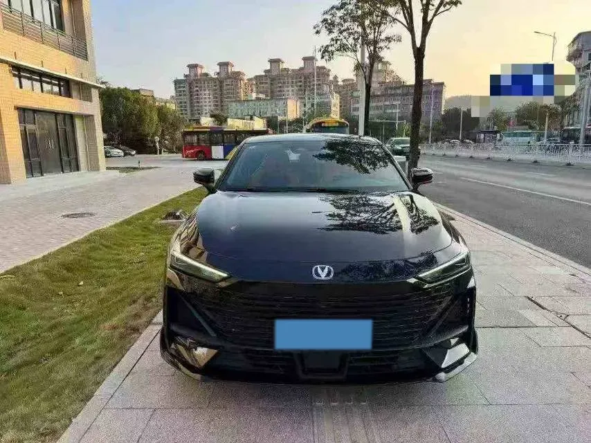 2024 ChangAn UNI-V 1.5T 188HP L4 7DCT,autocango,china used car exporter,china ev exporter,chinese used car exporter,chinese used ev exporter
