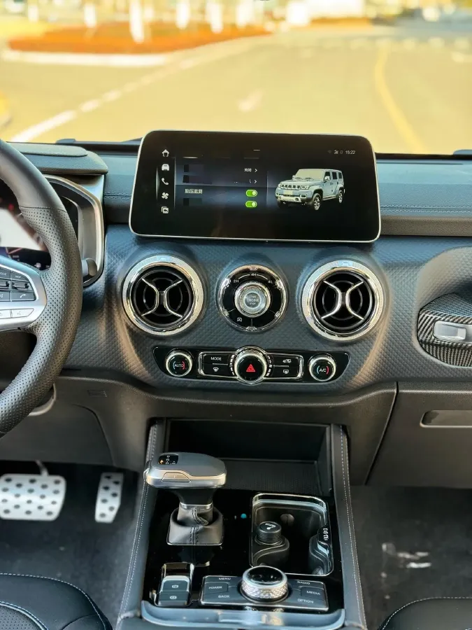 2024 Beijing BJ40 2.0T 224HP L4 8AT,autocango,china used car exporter,china ev exporter,chinese used car exporter,chinese used ev exporter