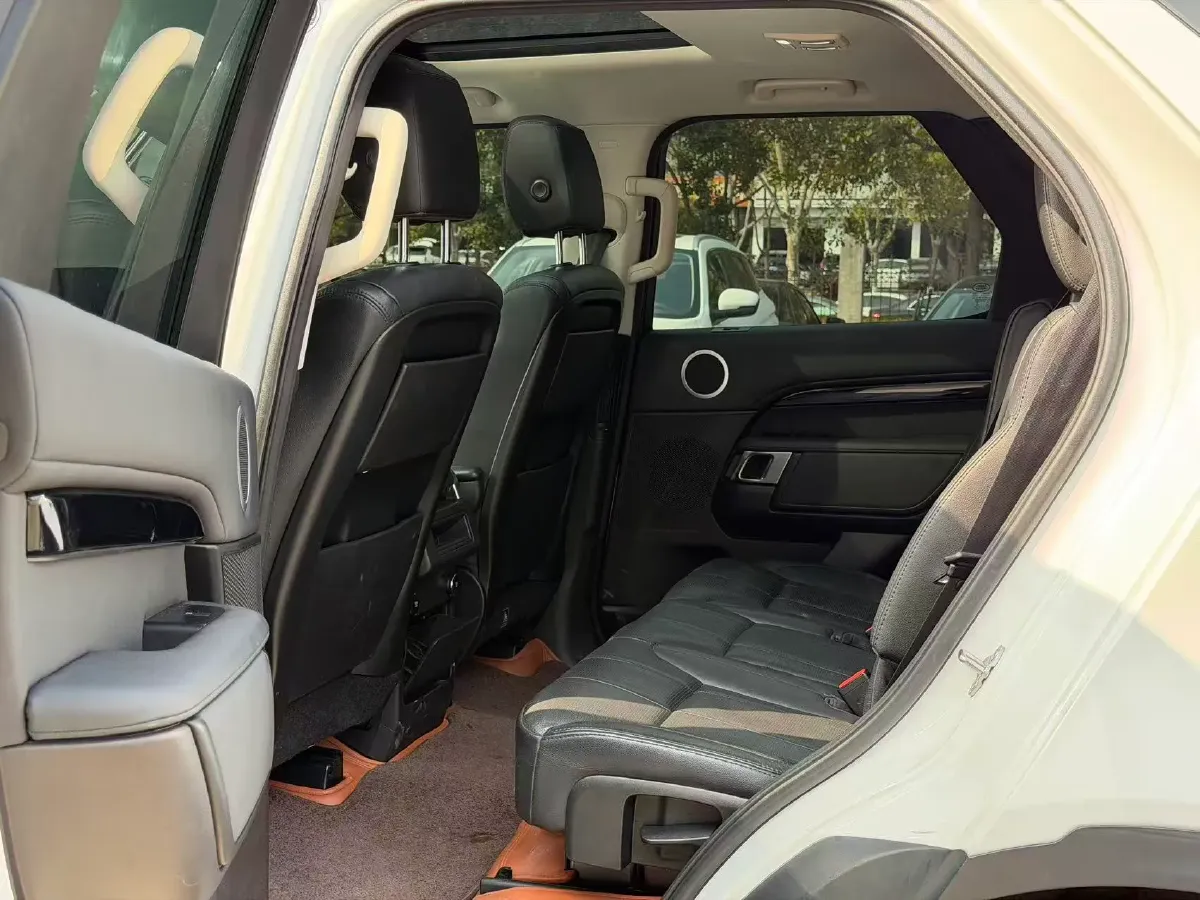 2018 Land Rover Discovery 2.0T 300HP L4 8AT,autocango,china used car exporter,china ev exporter,chinese used car exporter,chinese used ev exporter