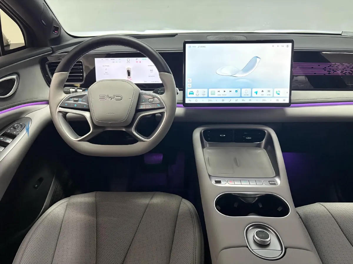 2025 LanDian E5 PLUS 1.5L 95HP L4 E-CVT PHEV,autocango,china used car exporter,china ev exporter,chinese used car exporter,chinese used ev exporter