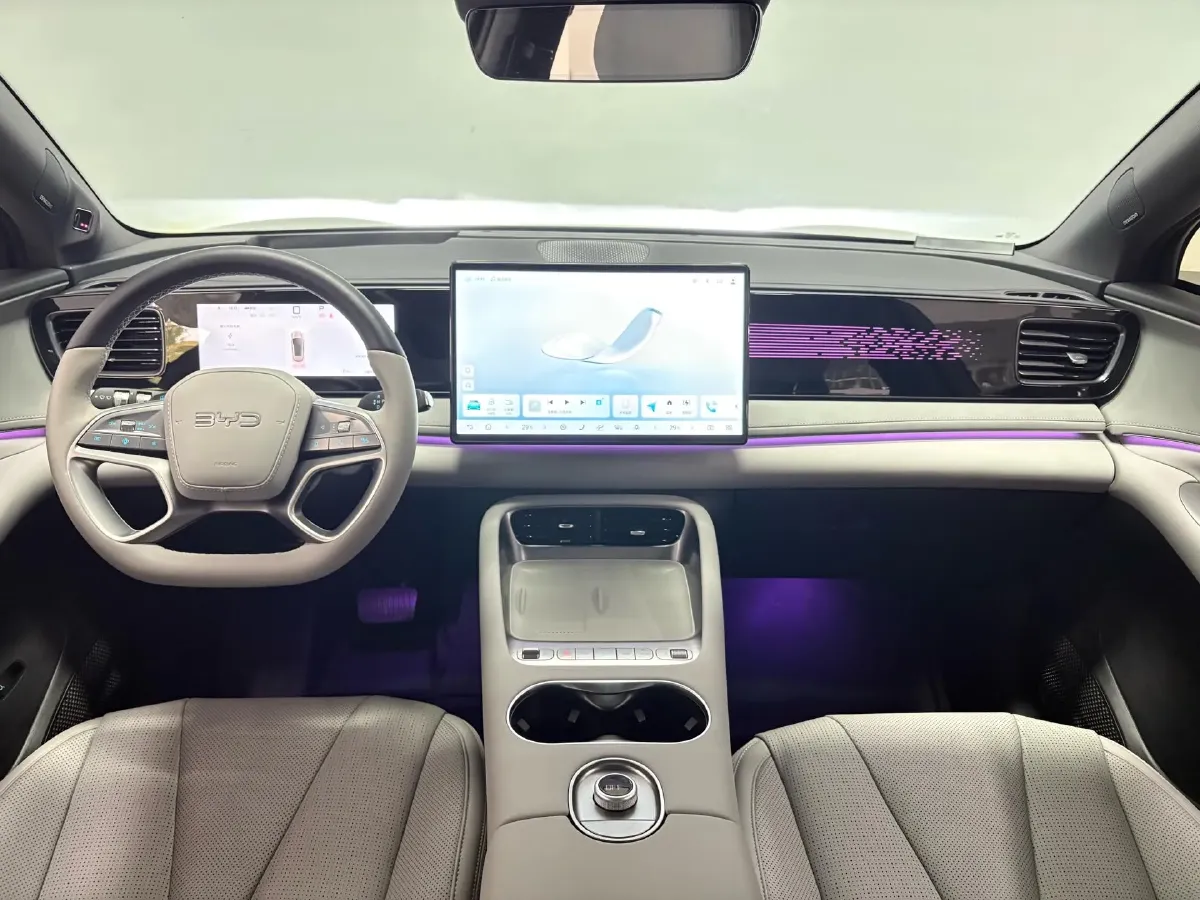 2025 LanDian E5 PLUS 1.5L 95HP L4 E-CVT PHEV,autocango,china used car exporter,china ev exporter,chinese used car exporter,chinese used ev exporter