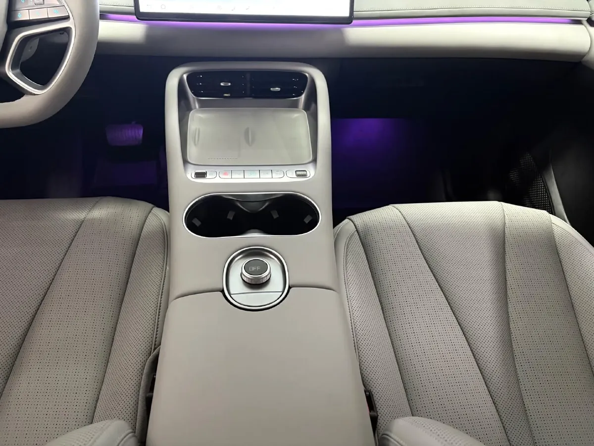 2025 LanDian E5 PLUS 1.5L 95HP L4 E-CVT PHEV,autocango,china used car exporter,china ev exporter,chinese used car exporter,chinese used ev exporter