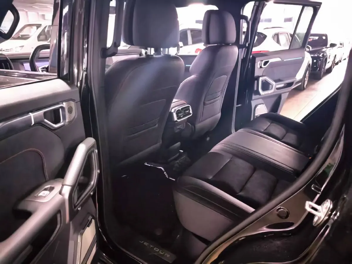 2025 Jetour Traveller 2.0T 254HP L4 7DCT,autocango,china used car exporter,china ev exporter,chinese used car exporter,chinese used ev exporter