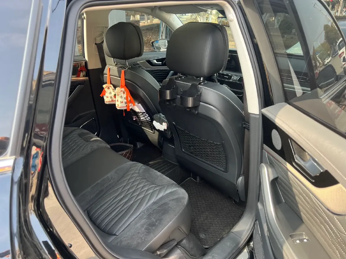 2022 HongQi HS5 2.0T 224HP L4 6AT,autocango,china used car exporter,china ev exporter,chinese used car exporter,chinese used ev exporter