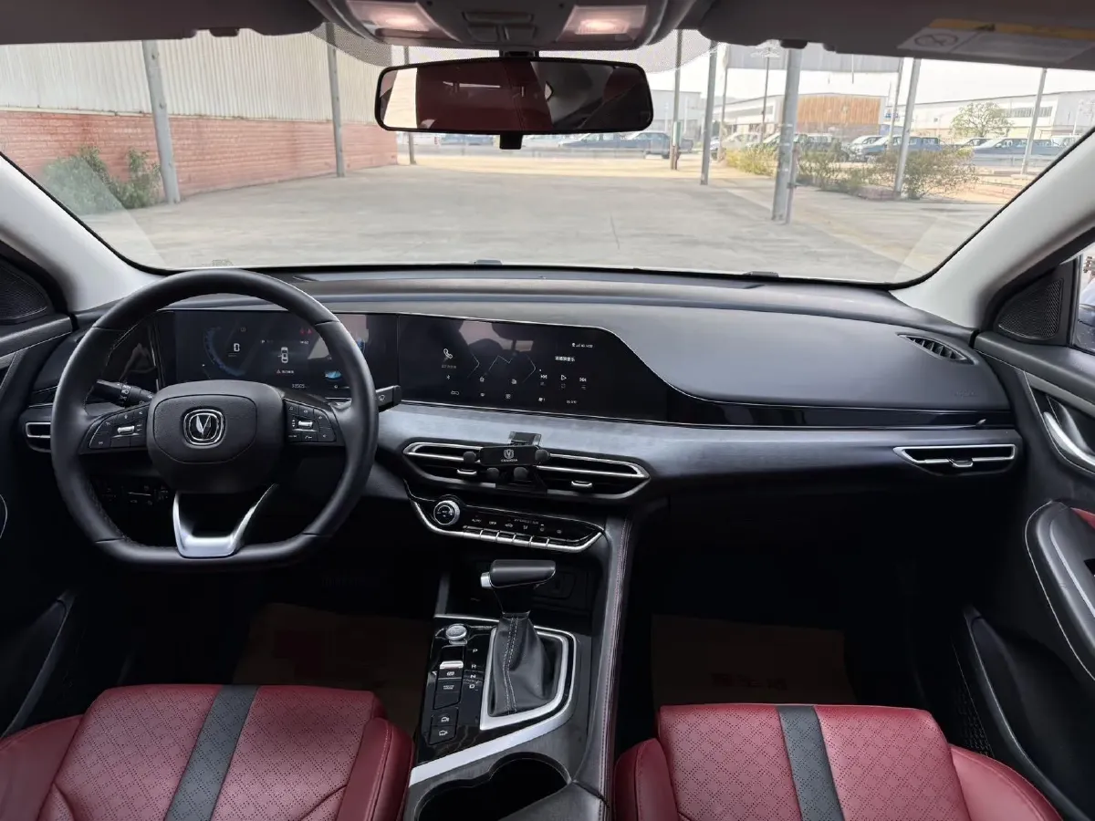 2021 ChangAn Eado 1.4T 160HP L4 7DCT,autocango,china used car exporter,china ev exporter,chinese used car exporter,chinese used ev exporter