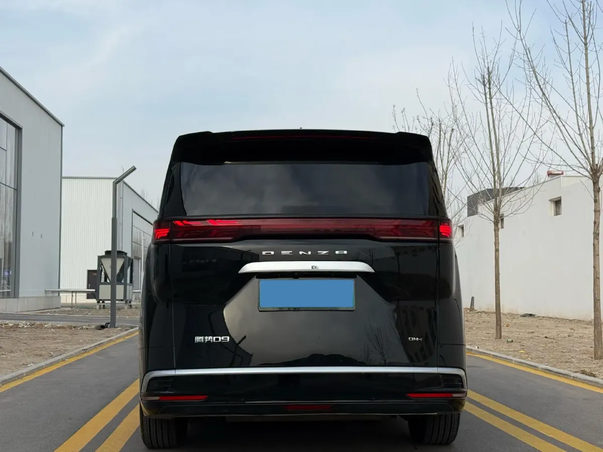 2023 Denza D9 1.5T 139HP L4 E-CVT PHEV 20.39KWH,autocango,china used car exporter,china ev exporter,chinese used car exporter,chinese used ev exporter