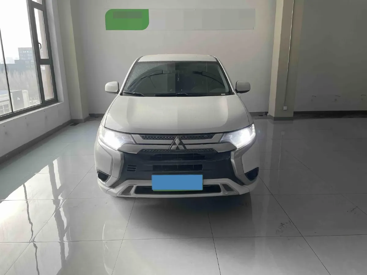 2021 Mitsubishi Outlander 2.0L 166HP L4 CVT,autocango,china used car exporter,china ev exporter,chinese used car exporter,chinese used ev exporter