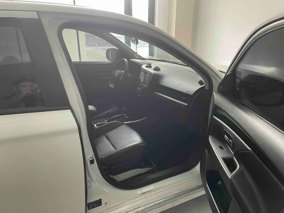 2021 Mitsubishi Outlander 2.0L 166HP L4 CVT,autocango,china used car exporter,china ev exporter,chinese used car exporter,chinese used ev exporter