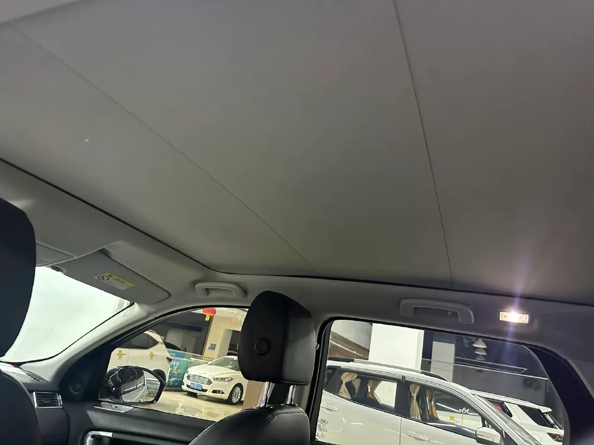 2018 Land Rover Discovery Sport 2.0T 241HP L4 9AT,autocango,china used car exporter,china ev exporter,chinese used car exporter,chinese used ev exporter