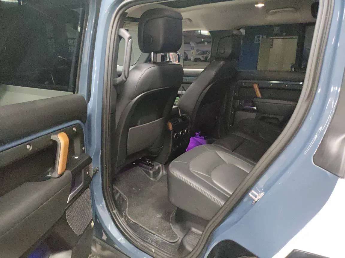 2023 Land Rover Defender 3.0T 400HP L6 8AT,autocango,china used car exporter,china ev exporter,chinese used car exporter,chinese used ev exporter