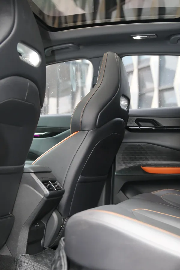 2023 ChangAn UNI-V 2.0T 233HP L4 8AT,autocango,china used car exporter,china ev exporter,chinese used car exporter,chinese used ev exporter